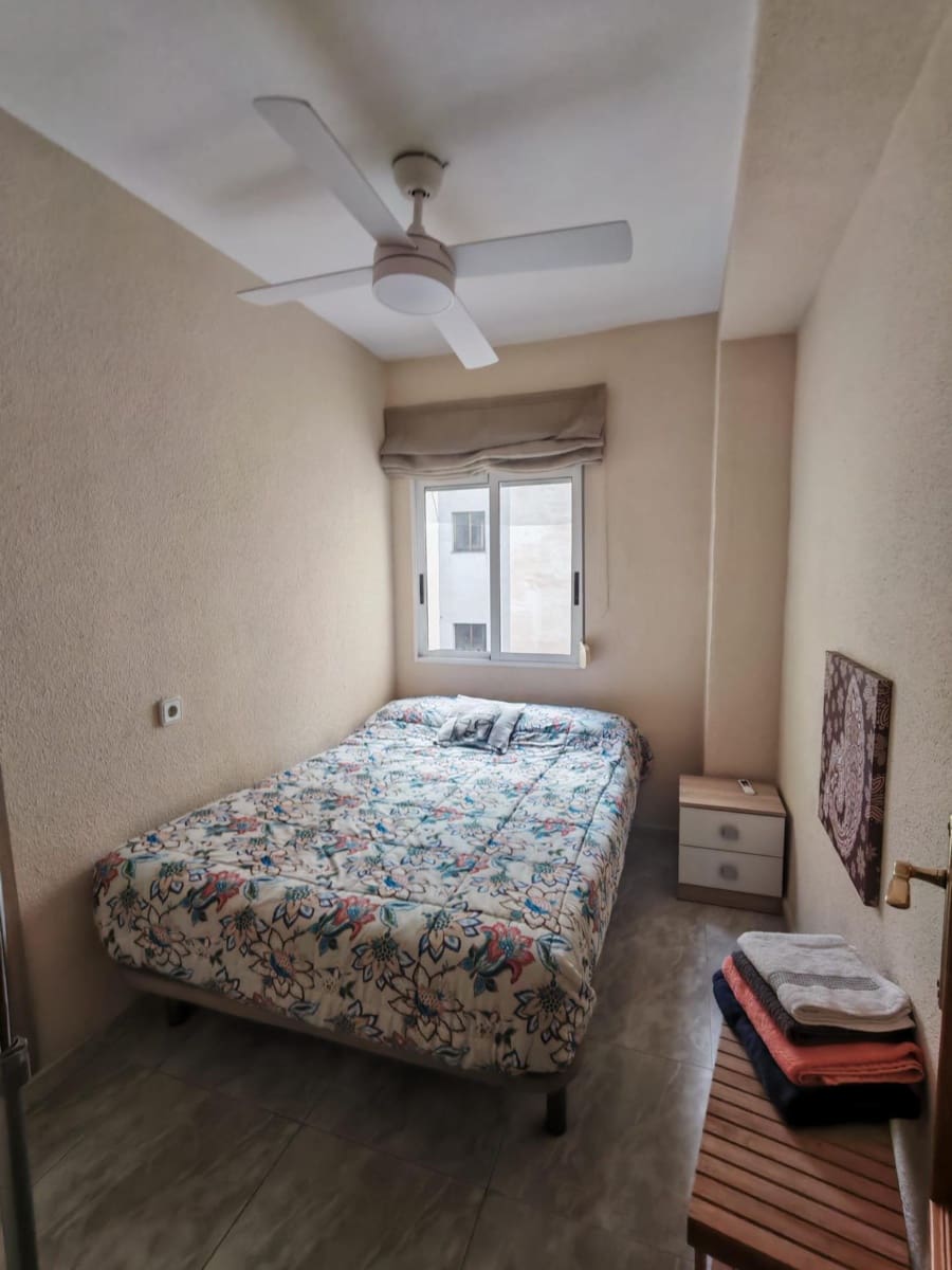 3 bedroom Flat for sale in Alicante / Alacant city - € 235,000 (Ref: 9621793)