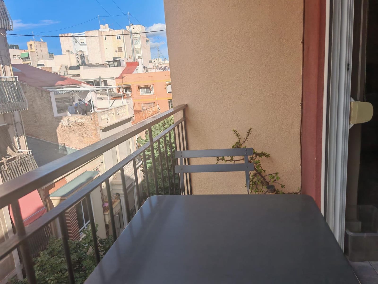 3 bedroom Flat for sale in Alicante / Alacant city - € 235,000 (Ref: 9621793)