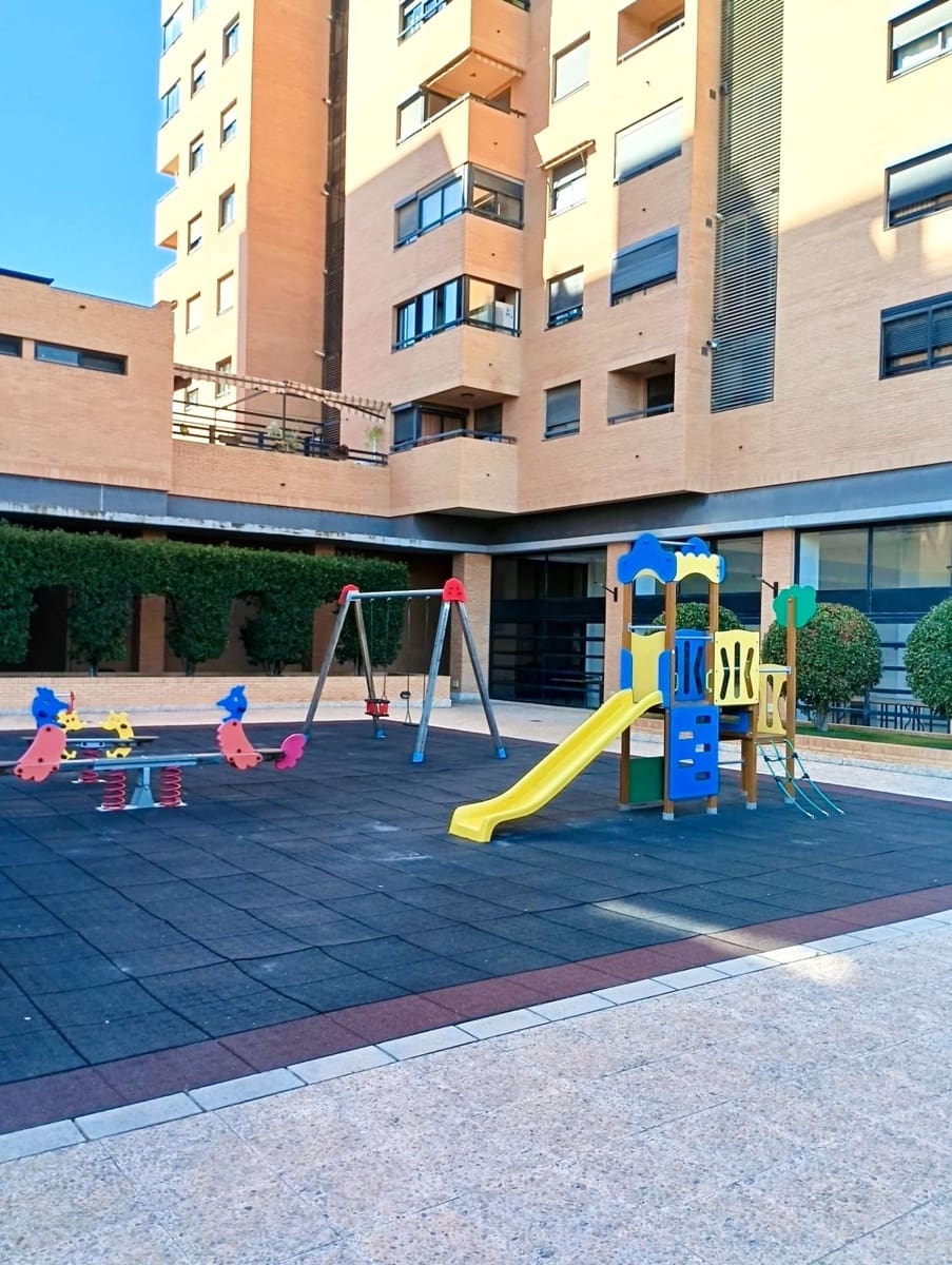 4 soverom Leilighet til salgs i Alicante by med svømmebasseng garasje - € 480 000 (Ref: 9634311)