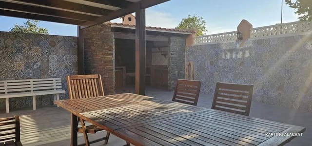 5 chambre Bungalow à vendre à San Vicente / Sant Vicent del Raspeig avec piscine garage - 415 000 € (Ref: 9634312)