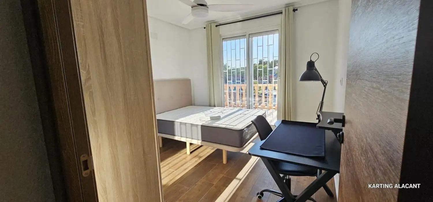 5 chambre Bungalow à vendre à San Vicente / Sant Vicent del Raspeig avec piscine garage - 415 000 € (Ref: 9634312)