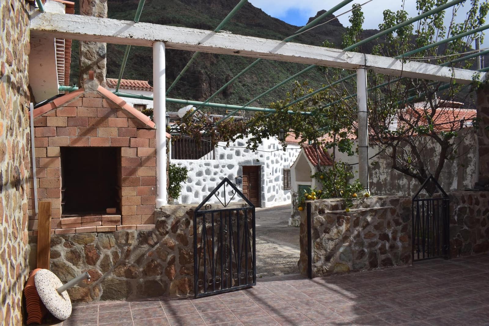 3 Zimmer Haus zu verkaufen in Fataga mit Garage - 295.000 € (Ref: 9447130)