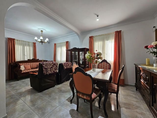 5 soveværelse Byhus til salg i Las Palmas de Gran Canaria - € 340.000 (Ref: 9447131)