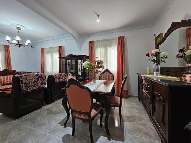 5 soveværelse Byhus til salg i Las Palmas de Gran Canaria - € 340.000 (Ref: 9447131)