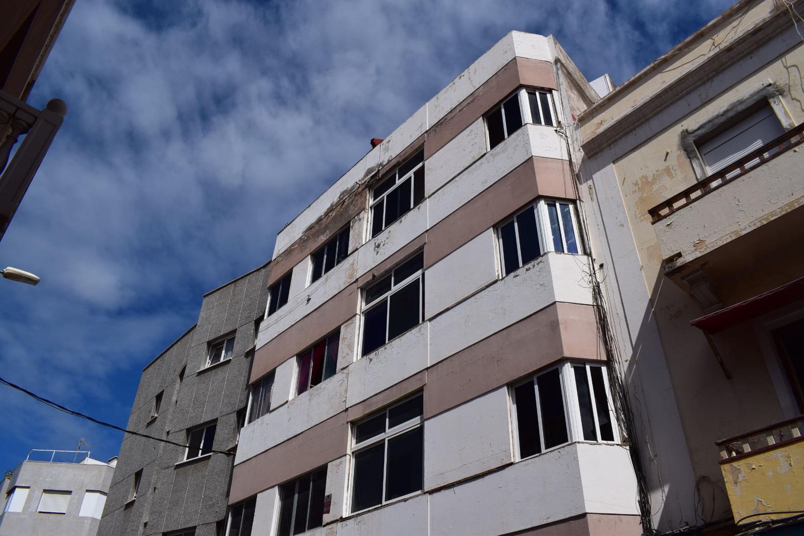 2 bedroom Commercial for sale in Las Palmas de Gran Canaria - € 59,000 (Ref: 9447135)