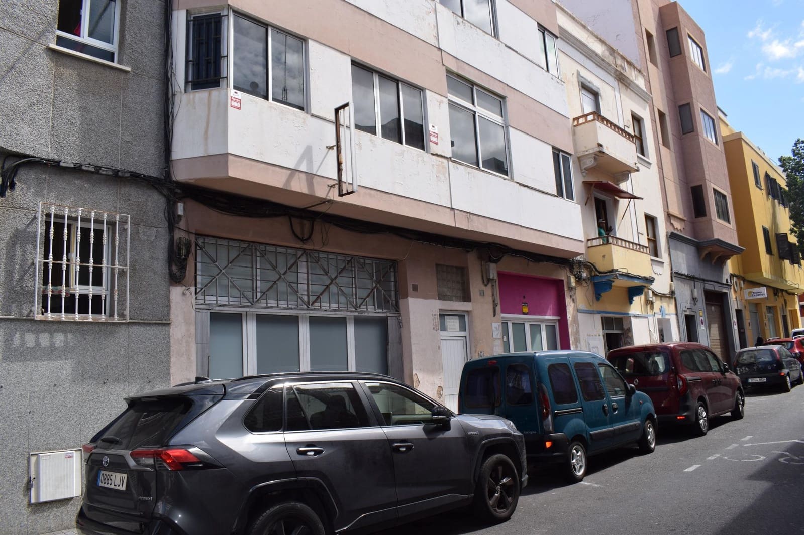 2 bedroom Commercial for sale in Las Palmas de Gran Canaria - € 59,000 (Ref: 9447135)