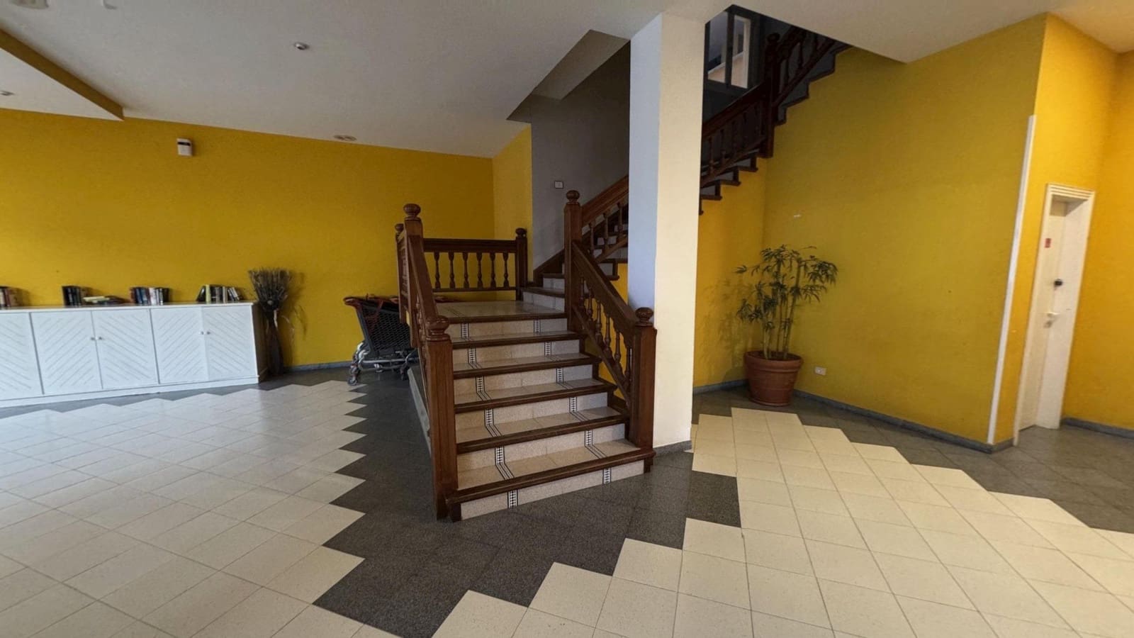 2 bedroom Flat for sale in Telde with pool garage - € 220,000 (Ref: 9447137)