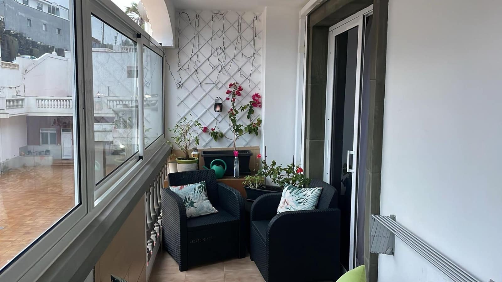 2 bedroom Flat for sale in Telde with pool garage - € 220,000 (Ref: 9447137)