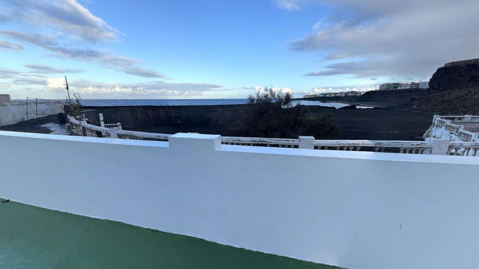 2 bedroom Flat for sale in Telde with pool garage - € 220,000 (Ref: 9447137)