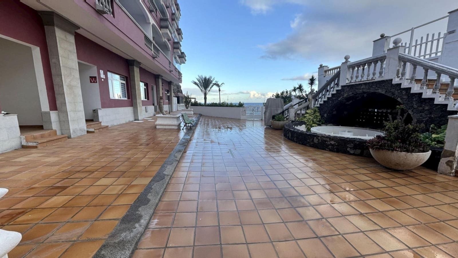 2 bedroom Flat for sale in Telde with pool garage - € 220,000 (Ref: 9447137)