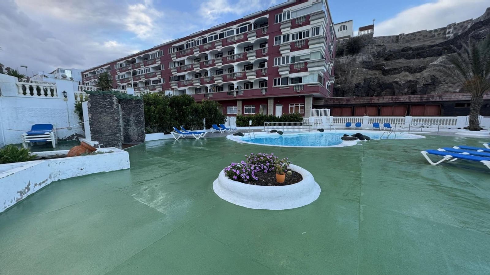 2 bedroom Flat for sale in Telde with pool garage - € 220,000 (Ref: 9447137)