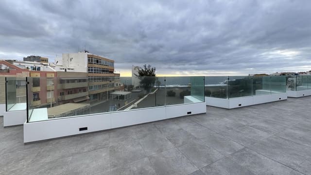 Kaupallinen vuokrattavana paikassa La Garita, Telde - 5 900 € (Ref: 9447138)