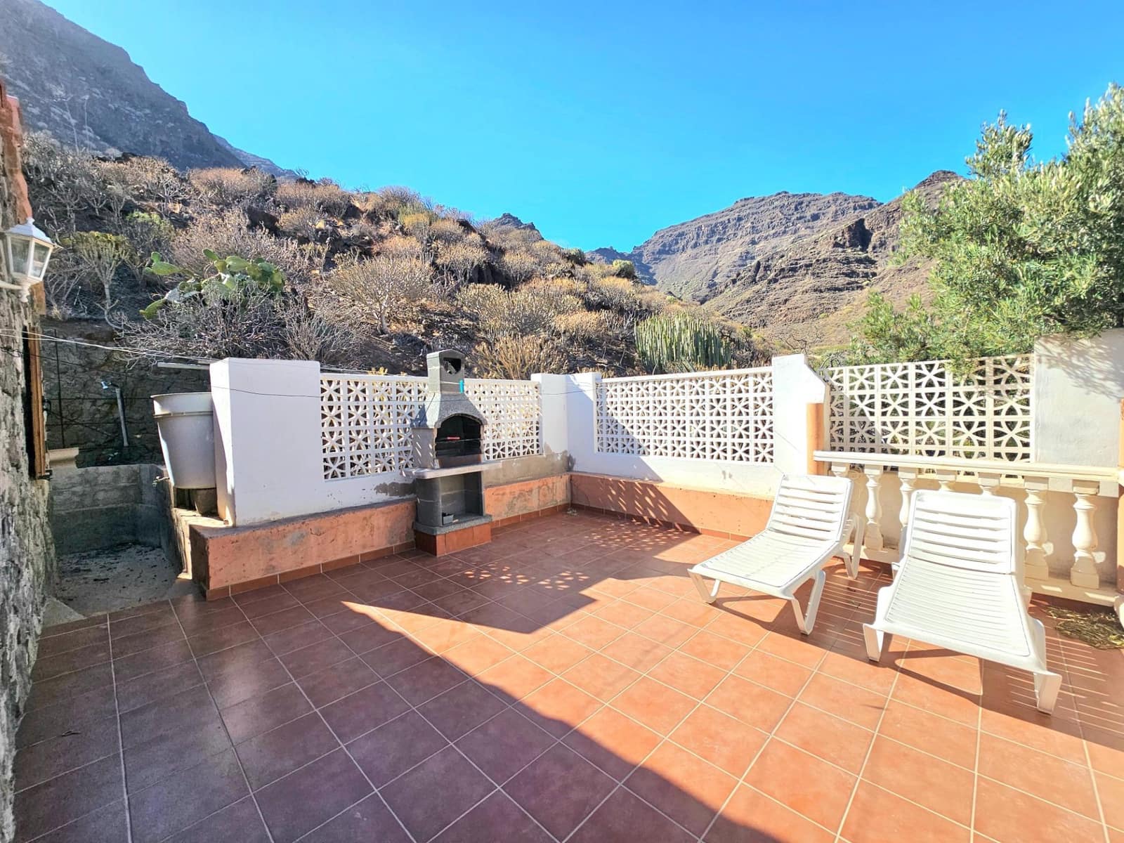 2 bedroom Finca/Country House for sale in La Aldea de San Nicolas with garage - € 900,000 (Ref: 9447146)