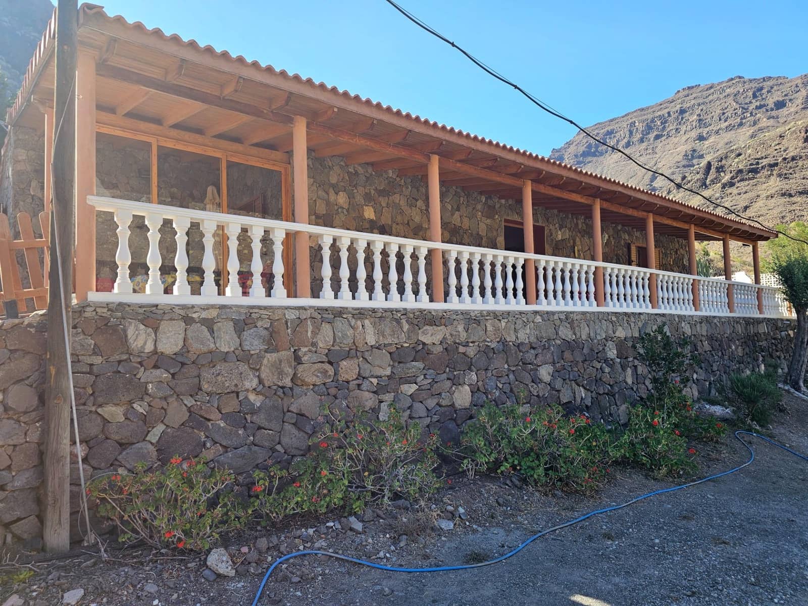 2 bedroom Finca/Country House for sale in La Aldea de San Nicolas with garage - € 900,000 (Ref: 9447146)