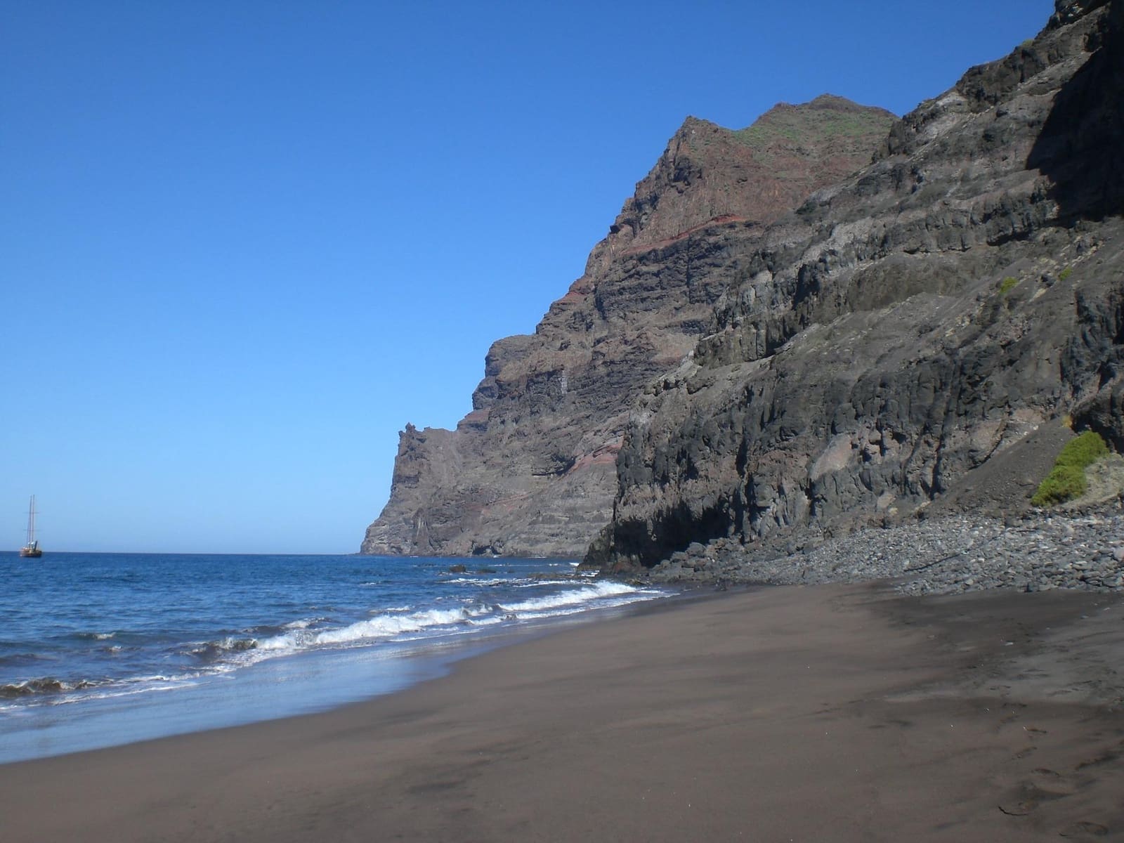 2 bedroom Finca/Country House for sale in La Aldea de San Nicolas with garage - € 900,000 (Ref: 9447146)