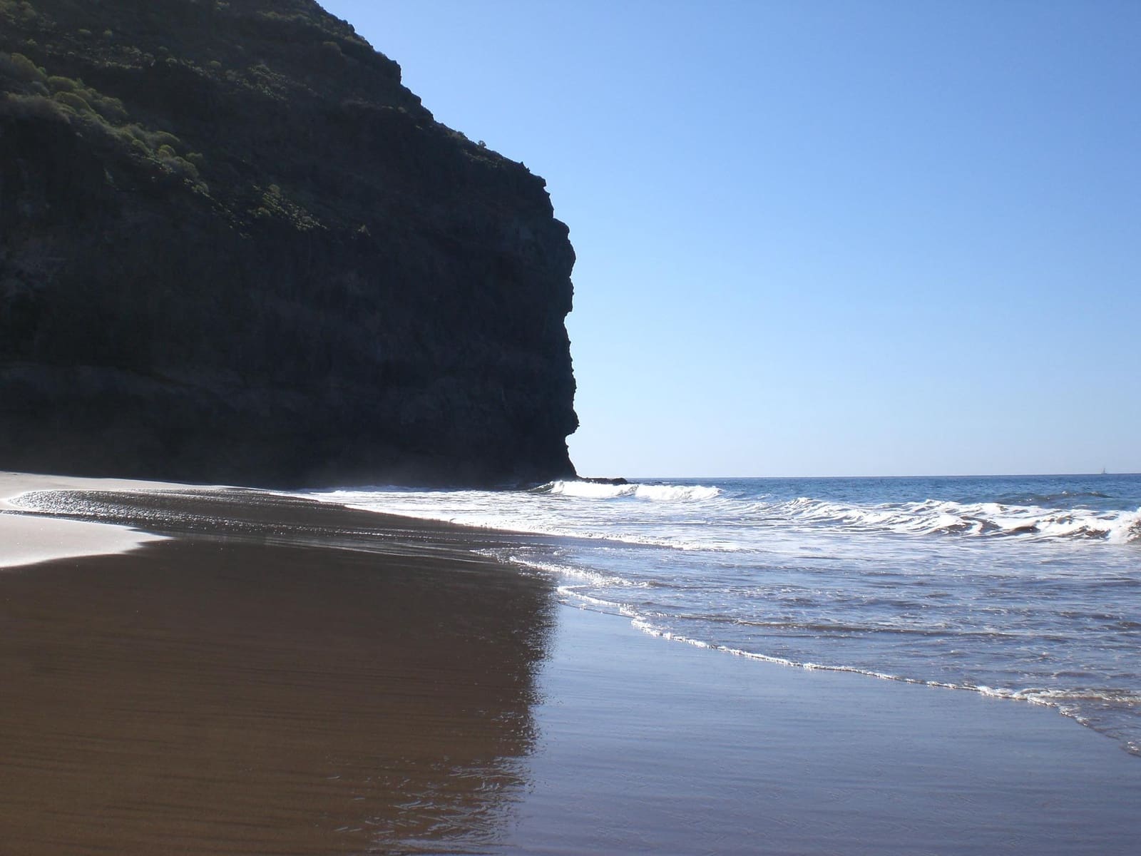 2 bedroom Finca/Country House for sale in La Aldea de San Nicolas with garage - € 900,000 (Ref: 9447146)