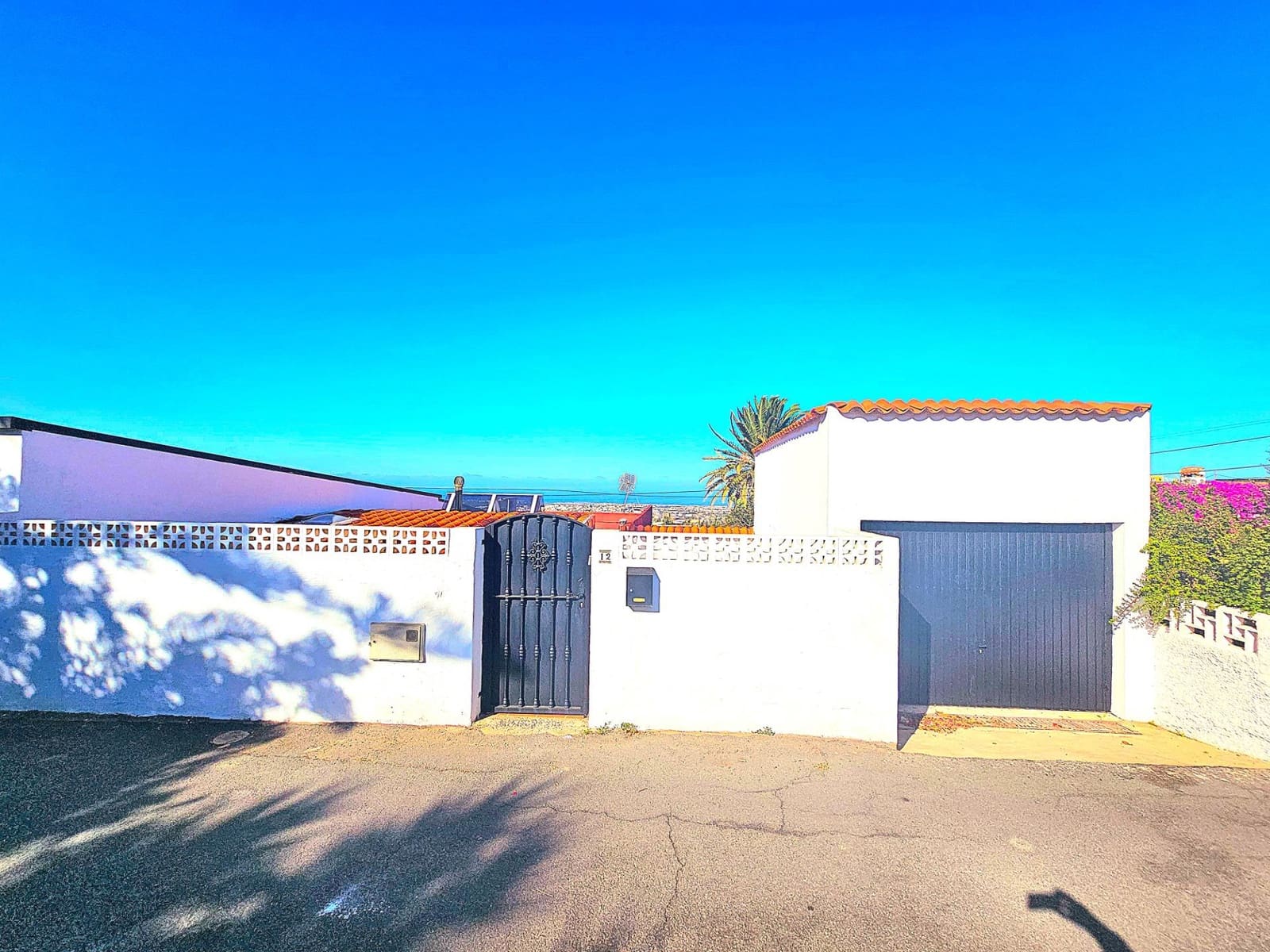 2 bedroom Villa for sale in Telde with garage - € 295,000 (Ref: 9447149)