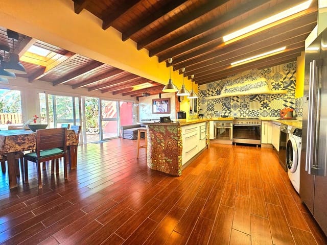 Chalet de 2 habitaciones en Telde en venta con garaje - 295.000 € (Ref: 9447149)