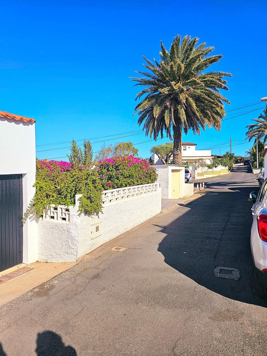 2 bedroom Villa for sale in Telde with garage - € 295,000 (Ref: 9447149)