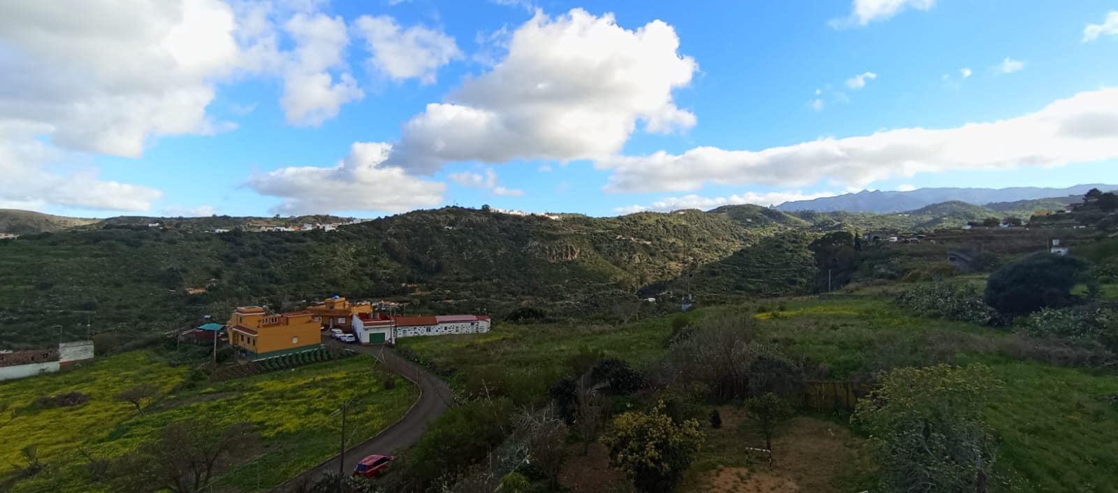 6 bedroom Villa for sale in San Lorenzo with garage - € 525,000 (Ref: 9447152)