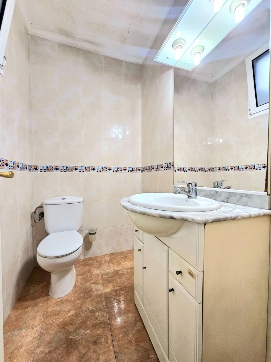 4 bedroom Flat for sale in Las Palmas de Gran Canaria - € 550,000 (Ref: 9447160)