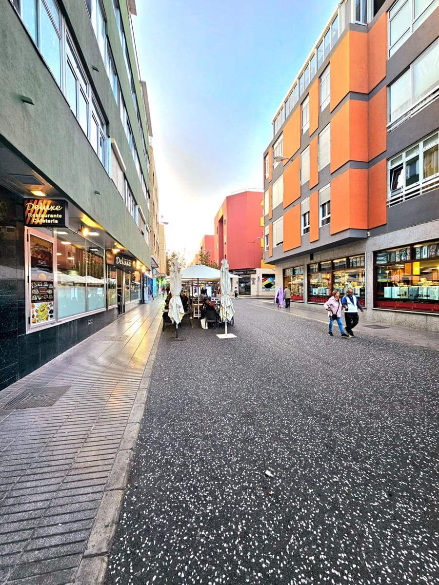 4 bedroom Flat for sale in Las Palmas de Gran Canaria - € 550,000 (Ref: 9447160)