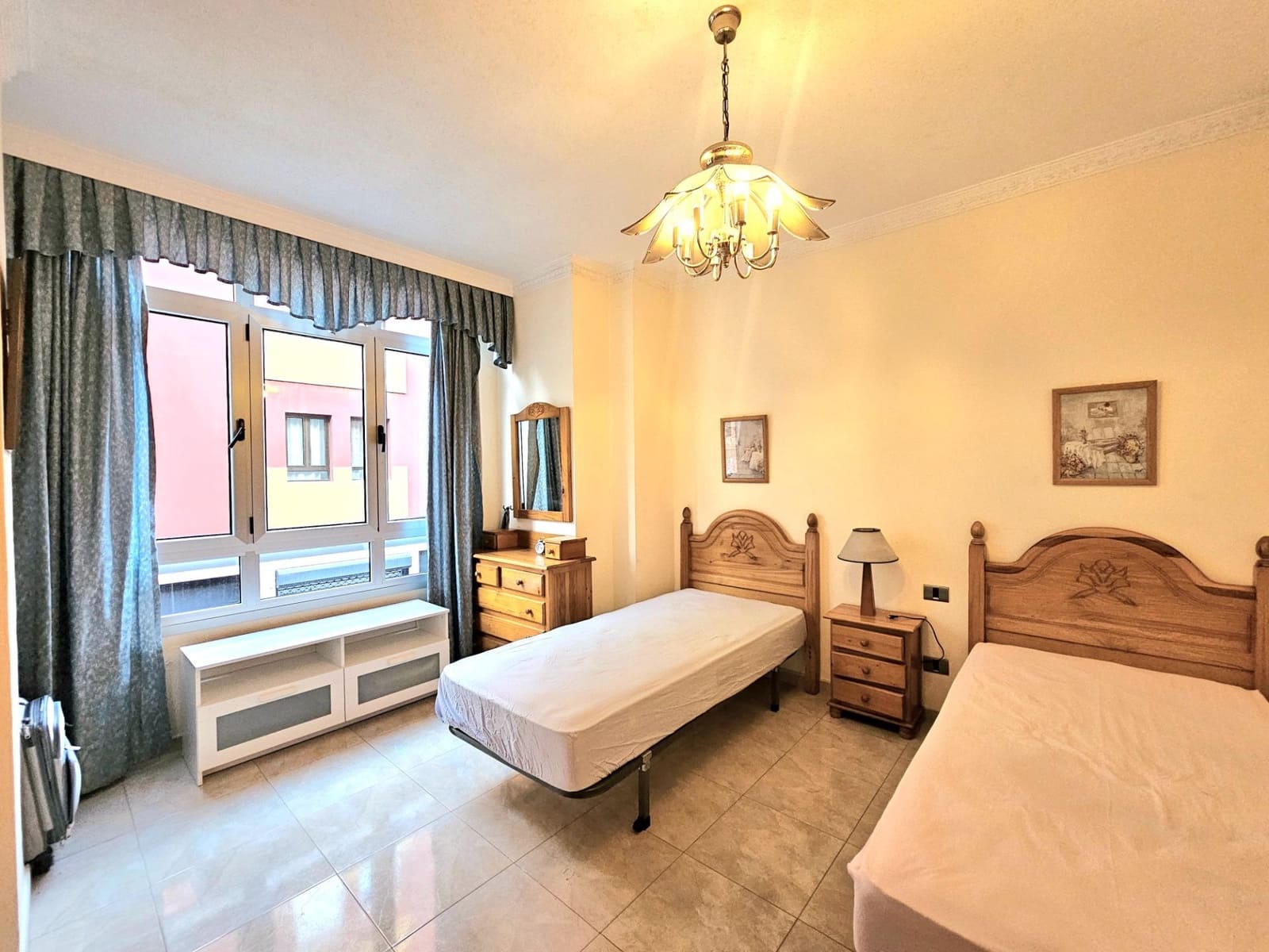 4 bedroom Flat for sale in Las Palmas de Gran Canaria - € 550,000 (Ref: 9447160)