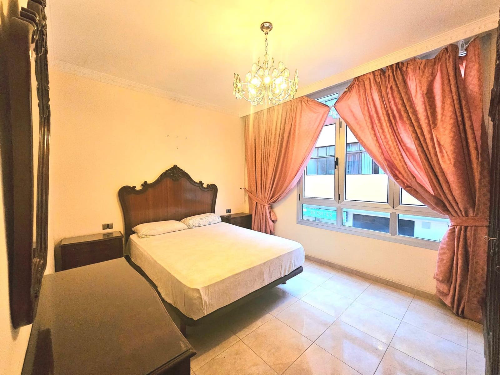 4 bedroom Flat for sale in Las Palmas de Gran Canaria - € 550,000 (Ref: 9447160)