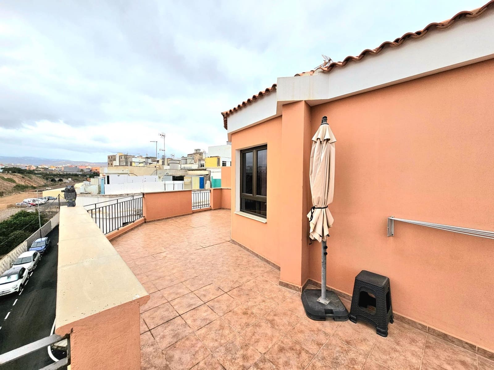 Ático de 2 habitaciones en Telde en venta con garaje - 245.000 € (Ref: 9447161)
