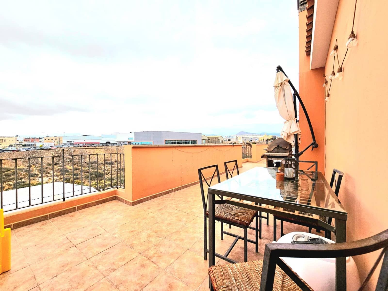 Ático de 2 habitaciones en Telde en venta con garaje - 245.000 € (Ref: 9447161)