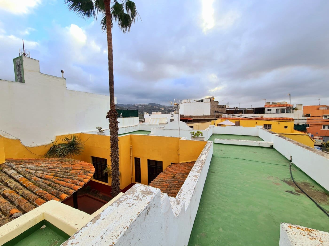 8 sovrum Hus till salu i Arucas med garage - 495 000 € (Ref: 9447162)