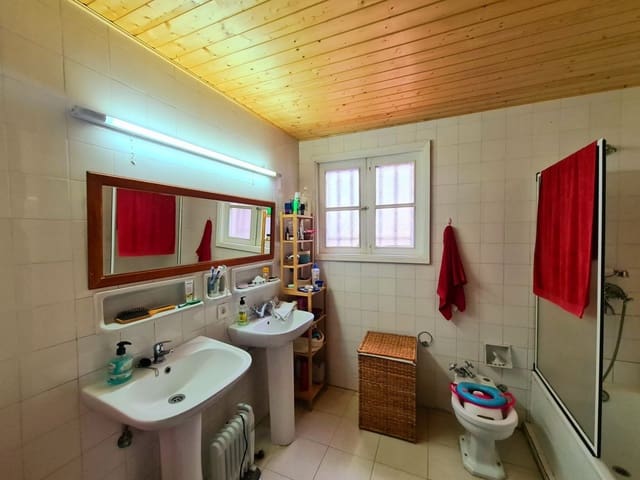 8 sovrum Hus till salu i Arucas med garage - 495 000 € (Ref: 9447162)