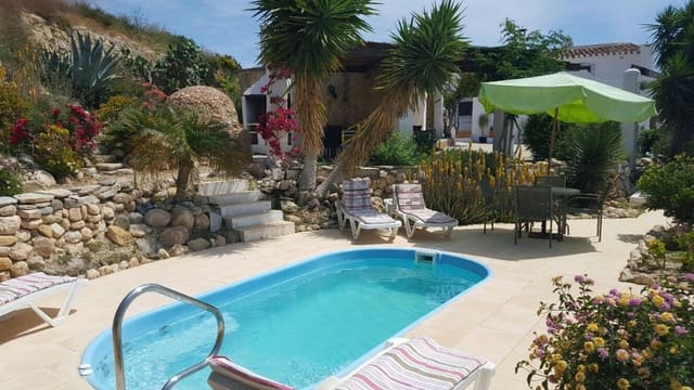 8 slaapkamer Finca/Landhuis te koop in Cariatiz, Sorbas - € 385.000 (Ref: 4819779)