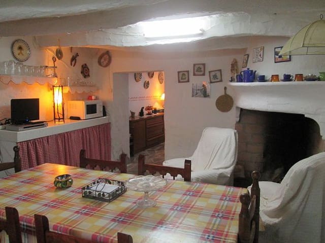 5 slaapkamer Finca/Landhuis te koop in Sorbas - € 145.000 (Ref: 4828226)