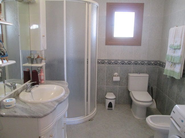 6 soveværelse Byhus til salg i Cariatiz - € 90.000 (Ref: 5692415)