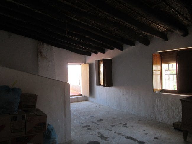 6 soveværelse Byhus til salg i Cariatiz - € 90.000 (Ref: 5692415)