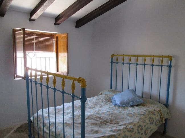 6 soveværelse Byhus til salg i Cariatiz - € 90.000 (Ref: 5692415)