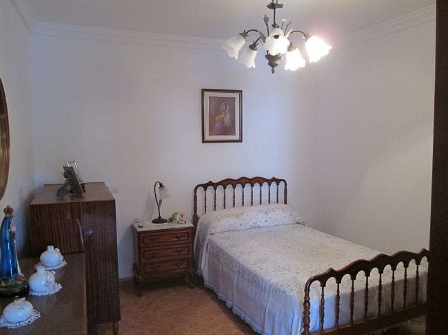 6 soveværelse Byhus til salg i Cariatiz - € 90.000 (Ref: 5692415)