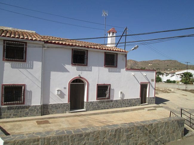 6 soveværelse Byhus til salg i Cariatiz - € 90.000 (Ref: 5692415)