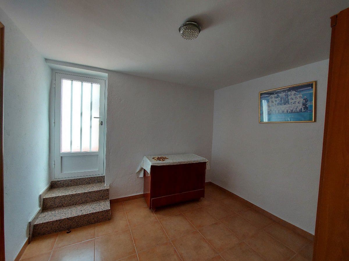 3 bedroom Townhouse for sale in Uleila del Campo € 56,000 (Ref 6384211)