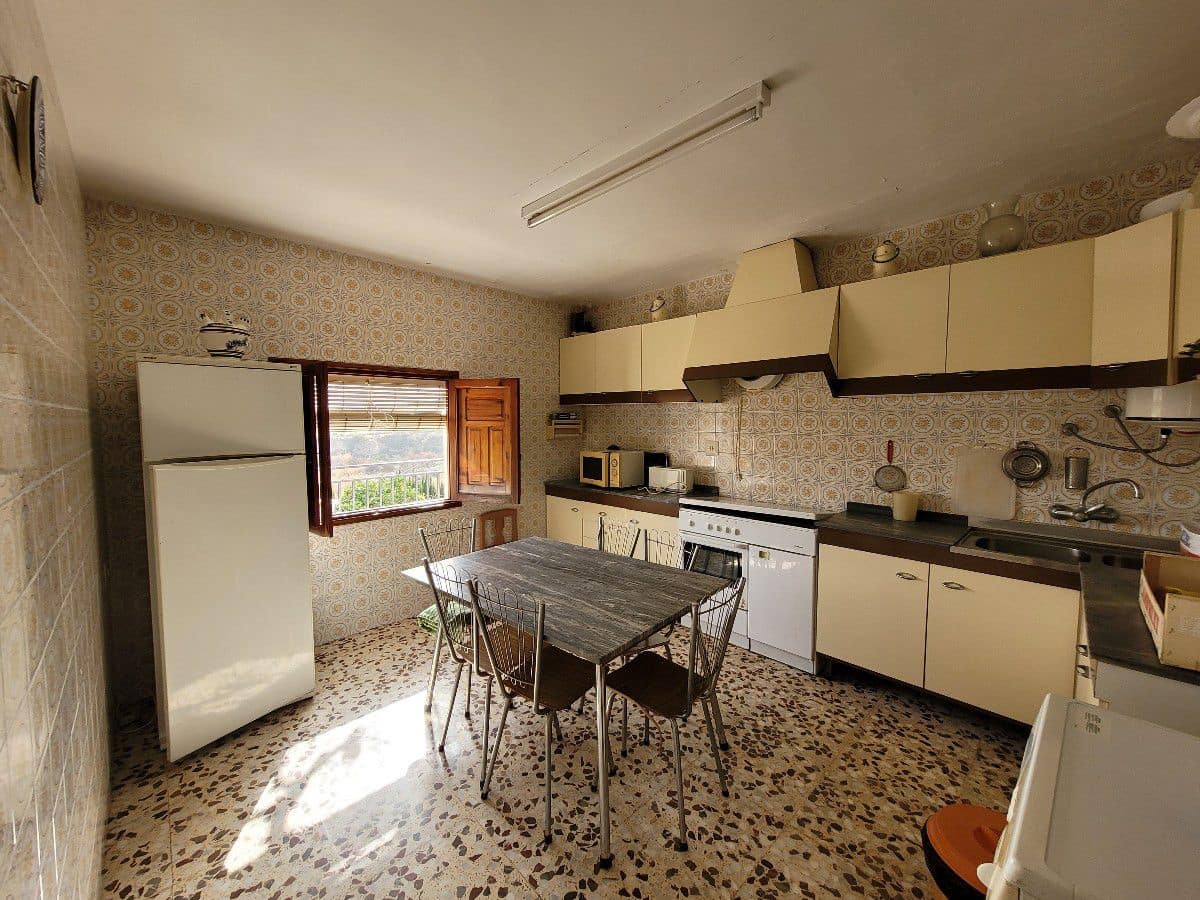 6 bedroom Finca/Country House for sale in Cariatiz with garage - € 168,000 (Ref: 7422710)