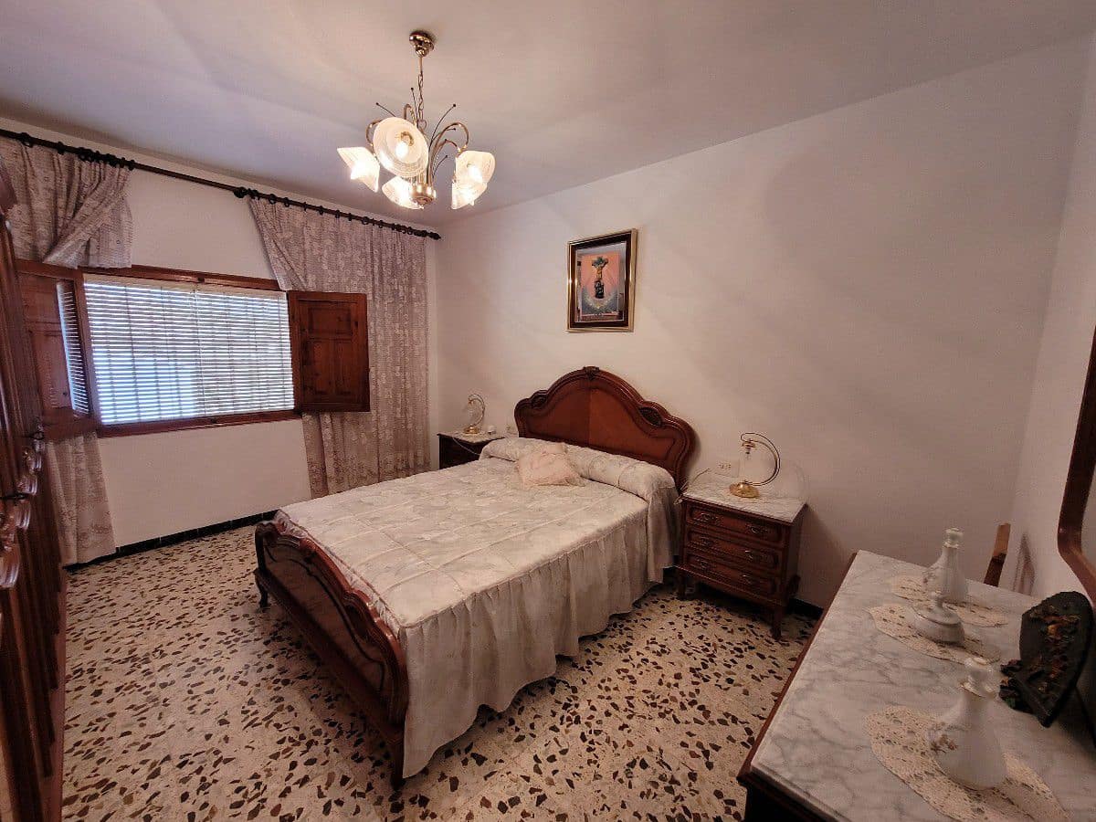 6 bedroom Finca/Country House for sale in Cariatiz with garage - € 168,000 (Ref: 7422710)