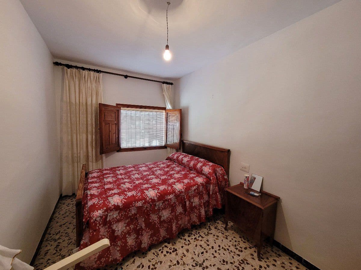 6 bedroom Finca/Country House for sale in Cariatiz with garage - € 168,000 (Ref: 7422710)