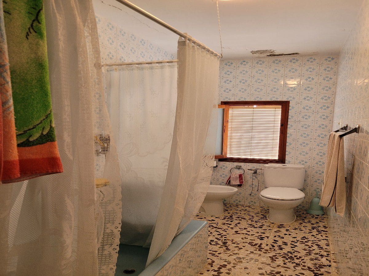 6 bedroom Finca/Country House for sale in Cariatiz with garage - € 168,000 (Ref: 7422710)