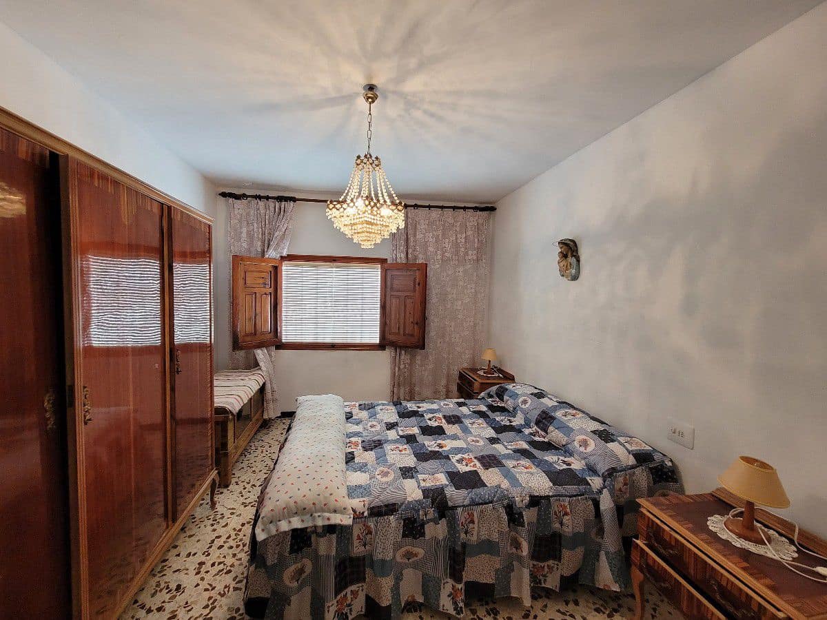 6 bedroom Finca/Country House for sale in Cariatiz with garage - € 168,000 (Ref: 7422710)