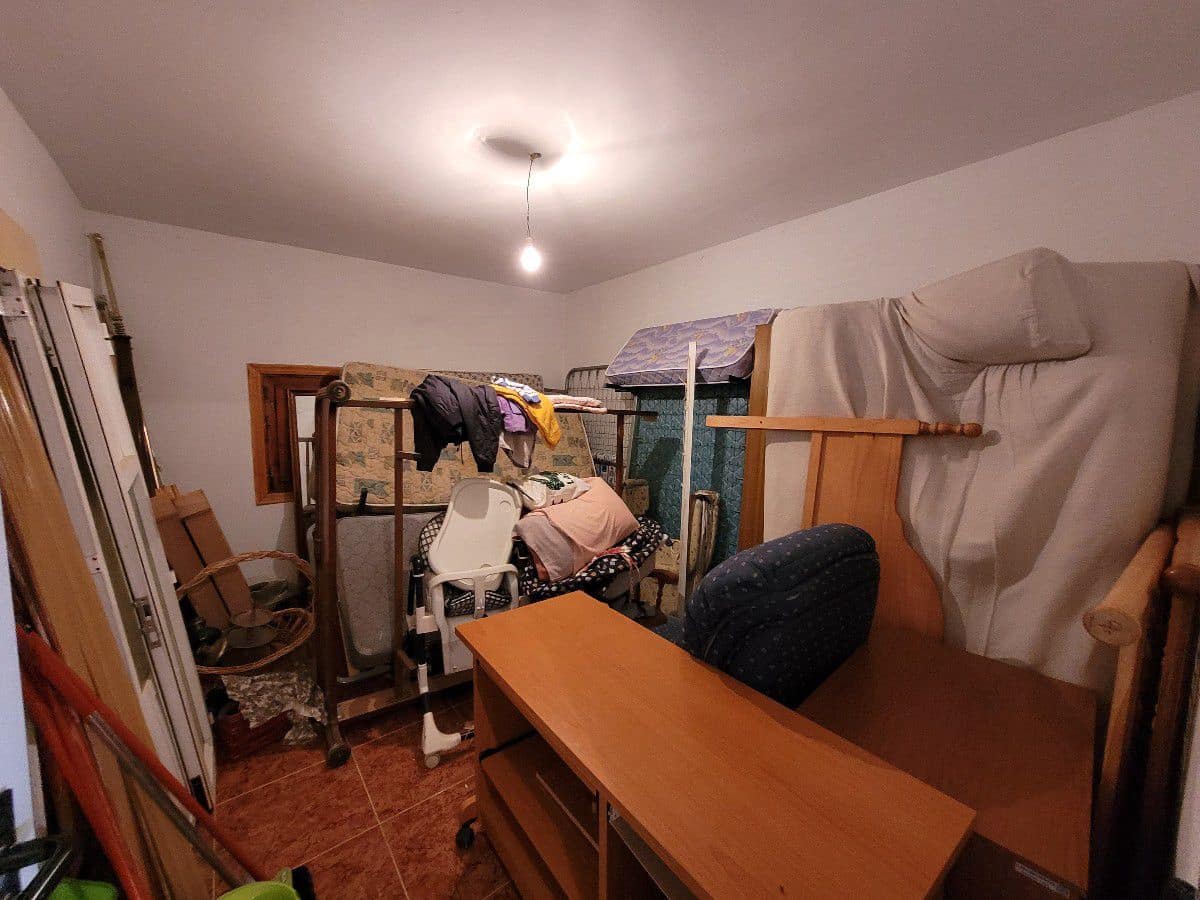 6 bedroom Finca/Country House for sale in Cariatiz with garage - € 168,000 (Ref: 7422710)