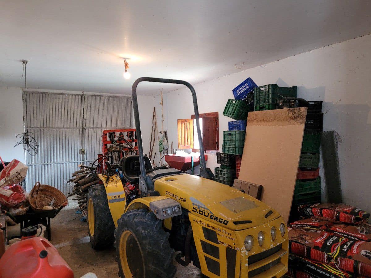 6 bedroom Finca/Country House for sale in Cariatiz with garage - € 168,000 (Ref: 7422710)