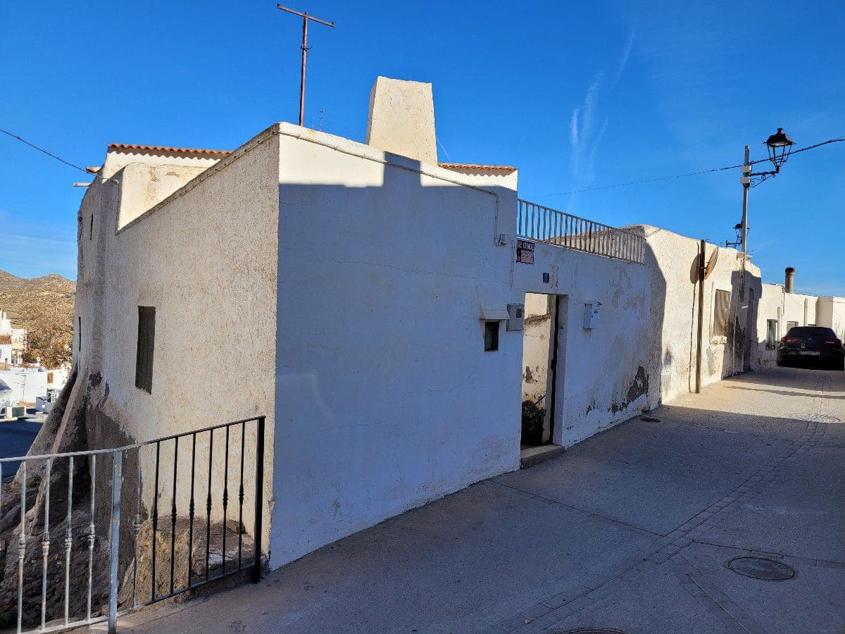 4 sypialnia Dom na sprzedaż w Lucainena de las Torres z garażem - 47 000 € (Ref: 7470518)