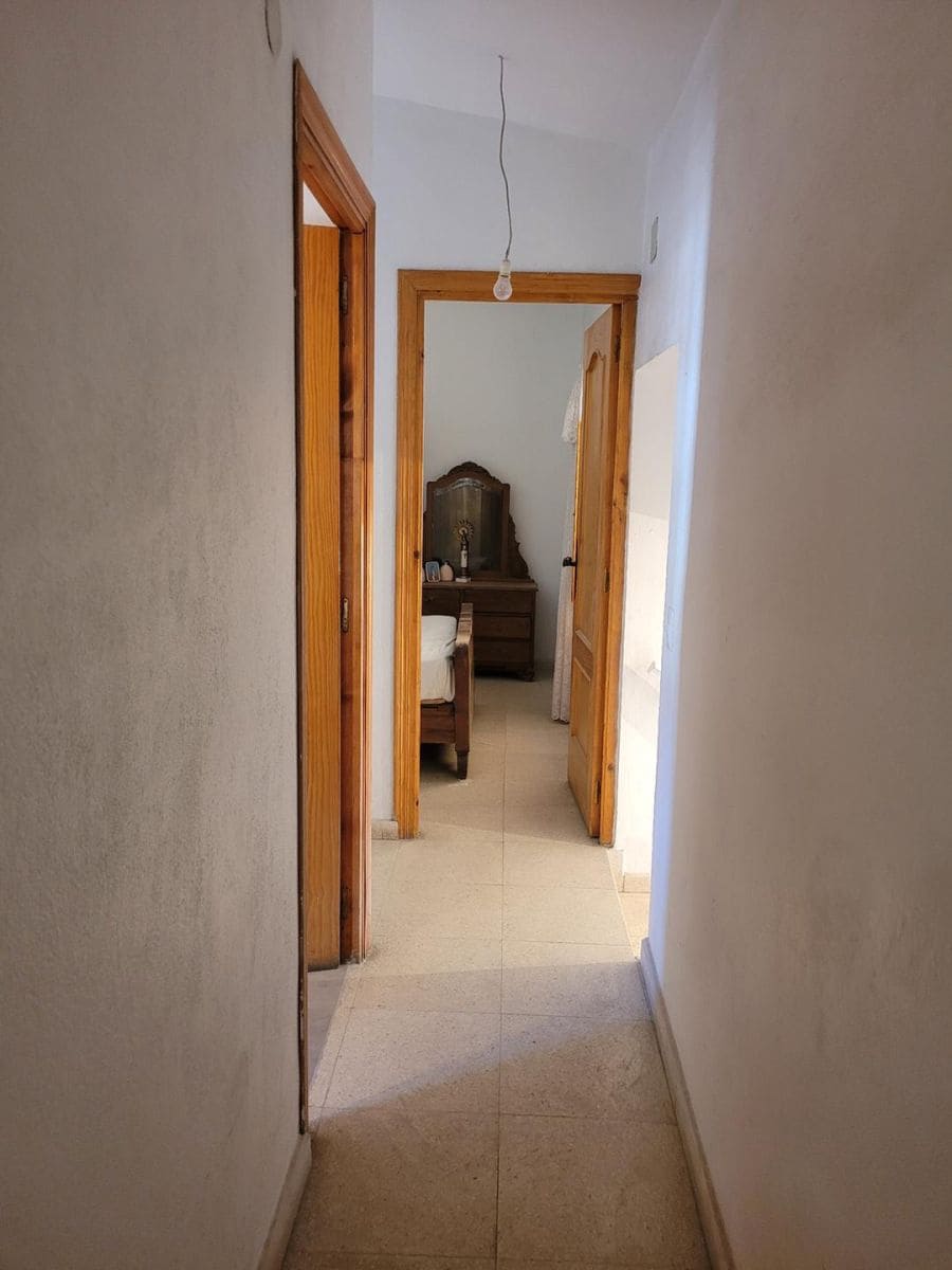 5 bedroom Townhouse for sale in Senes with garage - € 60,000 (Ref: 8392307)