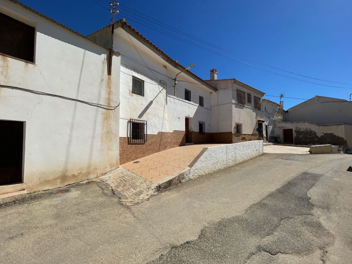 7 soveværelse Byhus til salg i Cariatiz - € 106.000 (Ref: 8435054)